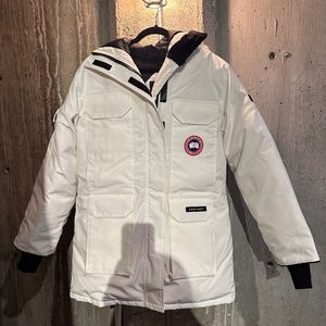 Canada Goose Expedition Parka Heritage Edition Women’s Large.